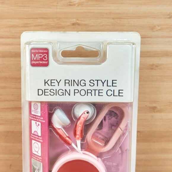 SONY MDR-KE30LW In-Ear Stereo Pink Headphones, Key Ring Style, New Sealed - Picture 2 of 6